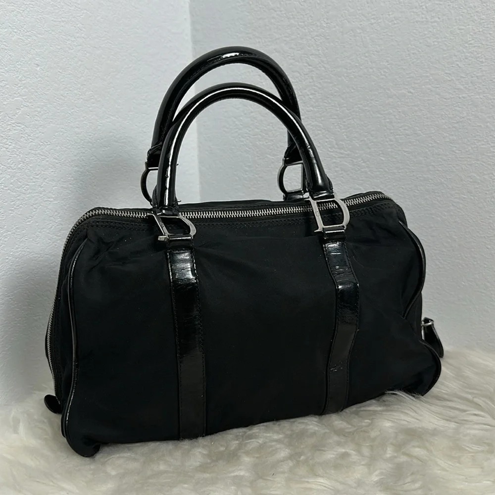 💯 Authentic Dior Handbag🍀 - Picture 4 of 17